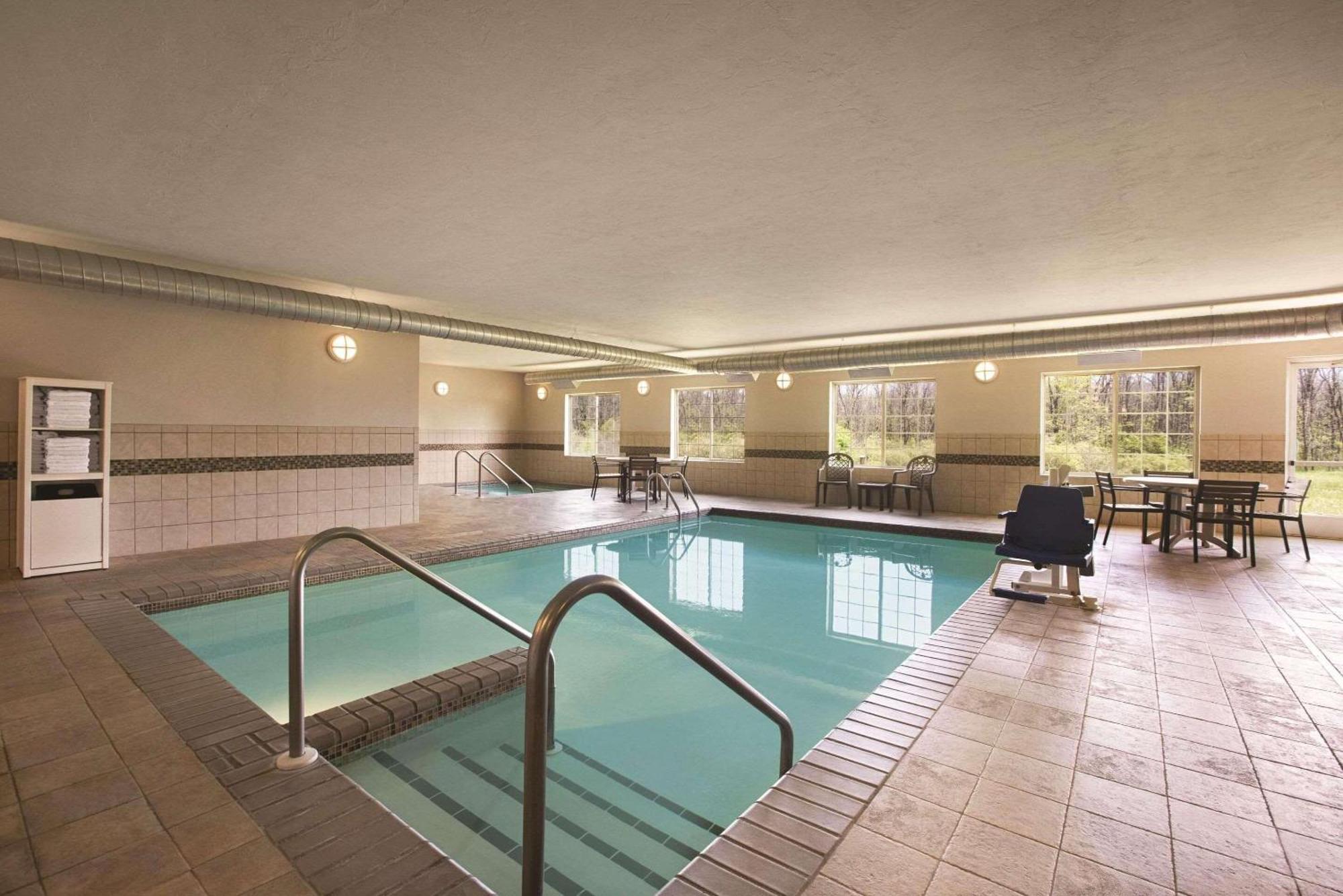 Country Inn & Suites By Radisson, Green Bay North ภายนอก รูปภาพ